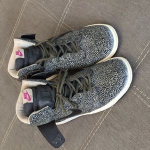 Nike Dunk Hi Skinny Print Womens Style. Size 9-9.5 aprox
